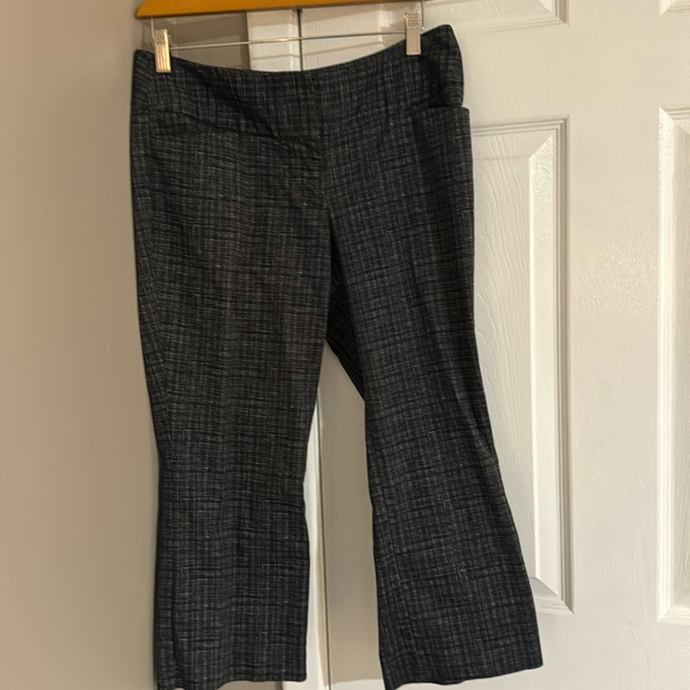 Express size 6 black and white cropped pants